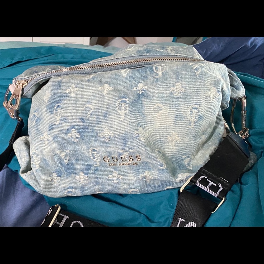 LARGE GUESS HOBO BAG NEW WITHOUT TAGS